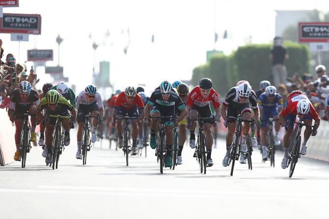 Lincerto volatone di Abu Dhabi, conquistato dal tedesco Phil Bauhaus (foto TDW/GI Cycling)