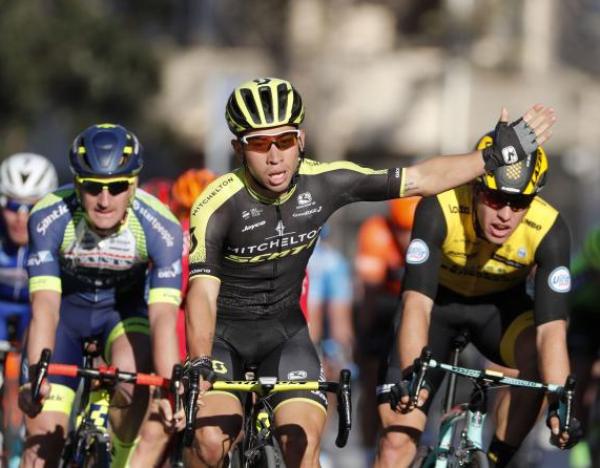 Caleb Ewan domina lo sprint della 33a edizione della Clásica de Almería (foto Bettini)