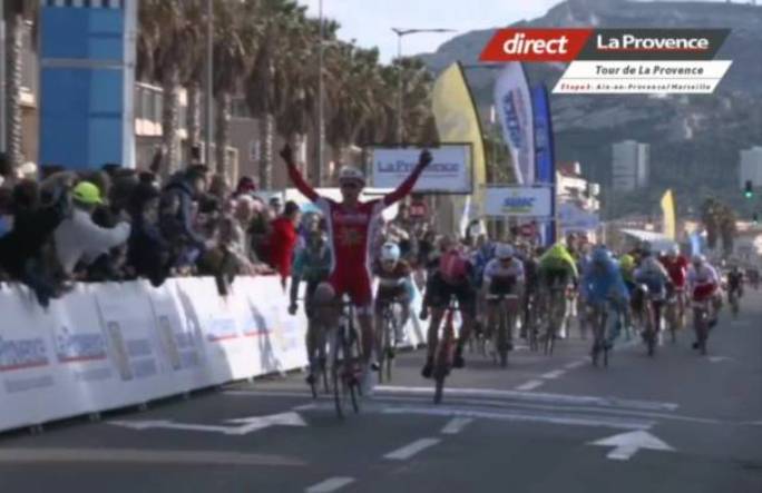 Porte aperte per... Laporte sul traguardo della conclusiva tappa del Giro della Provenza (foto Screenshot Tour La Provence)