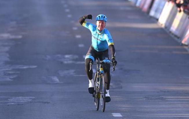 Il danese Valgren apre la Campagna del Nord imponendosi nettamente nella Omloop Het Nieuwsblad (foto Tim de Waele/TDWSport.com)