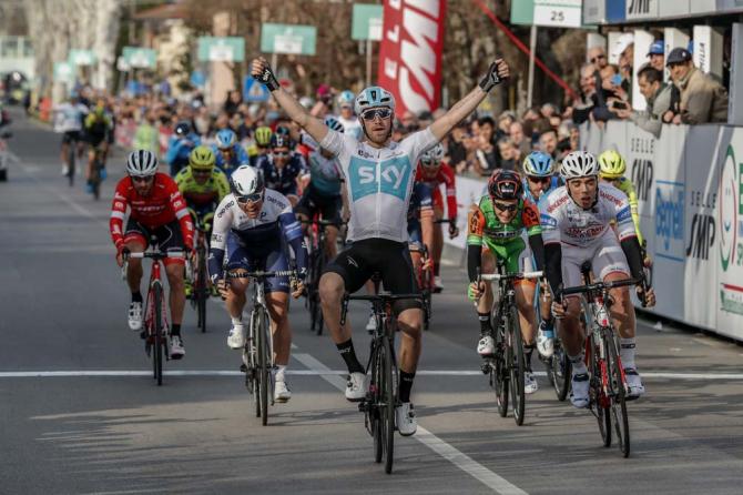 Momento felice per la Sky sulle strade italiane: conserva la maglia di leader della Settimana Coppi e Bartali con Diego Rosa e va in goal sul traguardo di Crevalcore con Chris Lawless (foto Bettini)