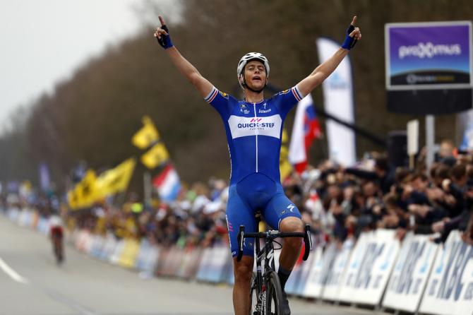 Niki Terpstra si impone nelledizione 2018 del Giro delle Fiandre: era dal 1986, quando trionfò Adrie van der Poel, che un corridore olandese non vinceva la classica fiamminga (foto Bettini)