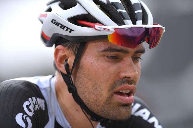 La faccia stanca e non certo felice di Tom Dumoulin al traguardo di Cervinia: per soli 46 secondi ha perso un giro che pensava di vincere con una gamba sola (Getty Images)