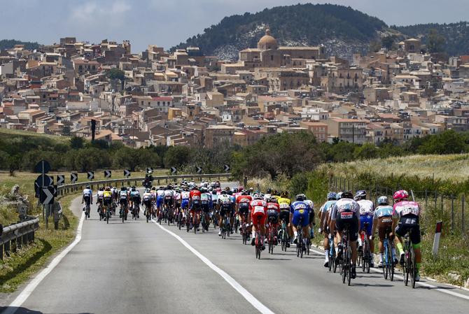 Per il gruppo unaltra giornata negli incantevoli scenari siciliani (foto Bettini)