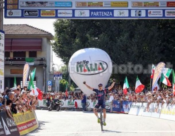 Edoardo Affini si laurea campione italiano per la stagione 2018-2019 a Taino (foto Bettini)