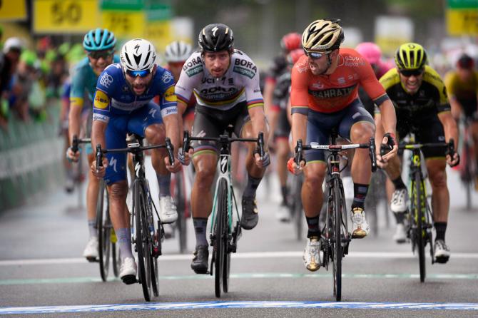 Sonny le suona a tutti i favoriti sul rettilineo darrivo della terza tappa del Giro di Svizzera (foto Bettini)