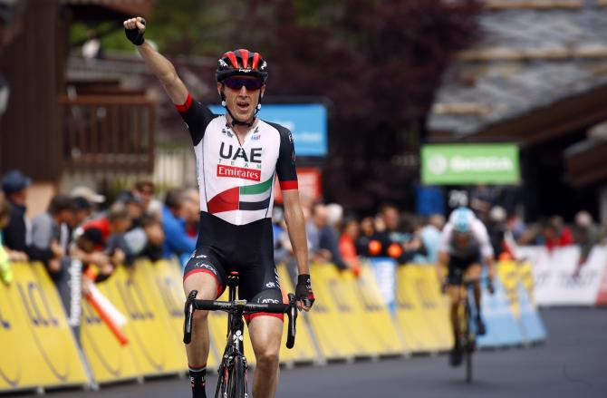 Daniel Martin trionfa a Valmorel mentre, alle sue spalle, Geraint Thomas mette una seria ipoteca sul Criterium del Delfinato (foto Bettini)