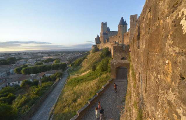 Un suggestivo scorcio della cittadella fortificata di Carcassonne (www.weekendesk.fr)