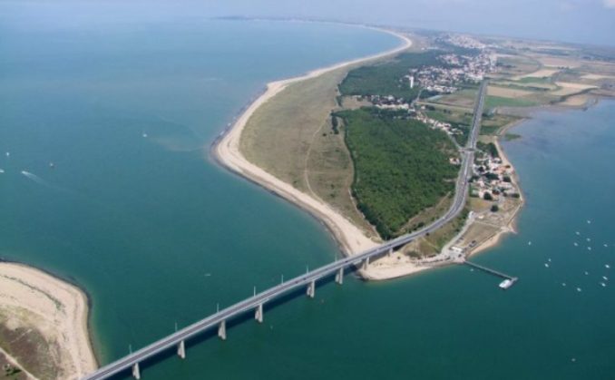 Lisola di Noirmoutier vista dallaereo (www.tootlafrance.ie)