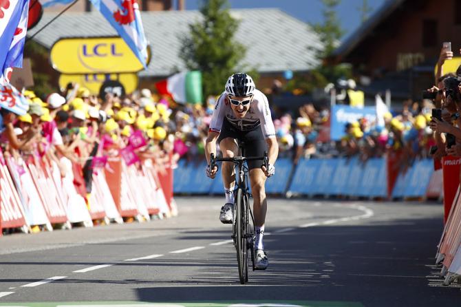 Geraint Thomas a poche pedalate dalla vittoria di tappa in quel de La Rosière (foto Bettini)