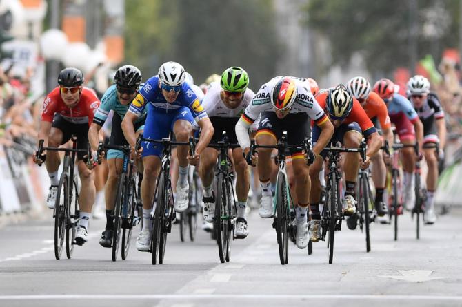 Il colombiano Hodeg inaugura il nuovo corso del Giro di Germania (foto Justin Setterfield/Getty Images Sport)