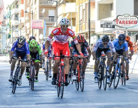 Strepitoso bis in riva allAdriatico per Davide Ballerini: dopo il Memorial Pantani a Cesenatico suo anche il Trofeo Matteotti a Pescara (foto © Trofeo Matteotti)