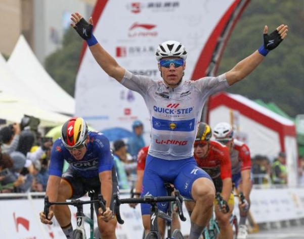 Ancora olandesi protagonisti al Gree-Tour of Guangxi: dopo il successo di Dylan Groenewegen nella frazione dapertura è Fabio Jakobsen ad imporsi nella terza tappa e far sua la maglia di leader della classifica generale (foto Bettini)