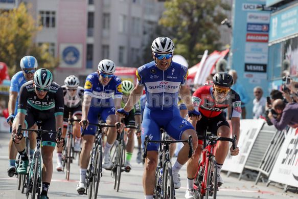 Maximilian Richeze ha via libera e vince la prima tappa del Giro di Turchia (foto Bettini)