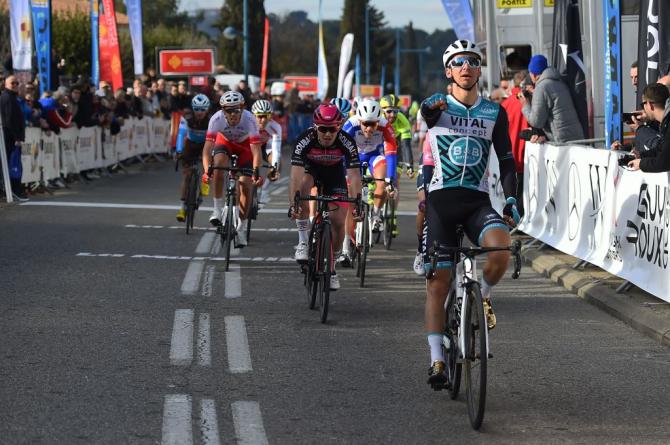 Bryan Coquard vince la frazione dapertura dell’Étoile de Bessèges (foto Sylvain Thomas/AFP/Getty Images)