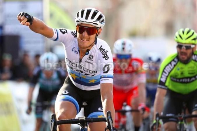 Grande giornata per i colori italiani con il successo di Nizzolo in Oman e di Matteo Trentin alla Ruta del Sol (foto Bettini)