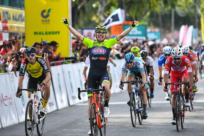 Parla ancora italiano il Tour de Langkawi, stavolta con la prima vittoria da professionista di Simone Bevilacqua (Getty Images)