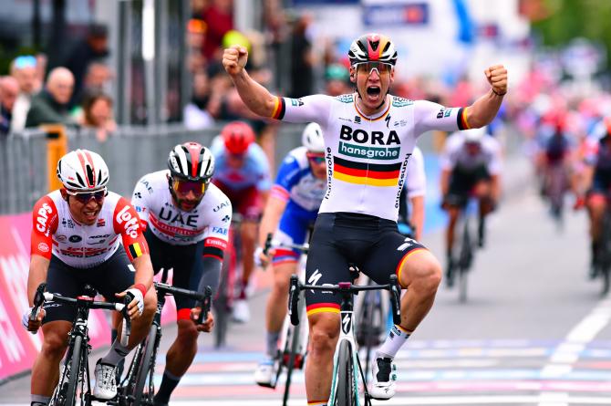 Pascal Ackermann vince allo sprint la prima tappa in linea del 102° Giro dItalia (foto Bettini)