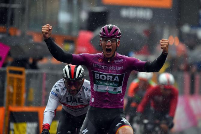 Sotto il diluvio Pascal Ackermann ottiene uno strepitoso bis sulle strade del Giro dItalia (foto Bettini)