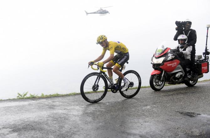 Juliana Alaphilippe arranca salendo verso Prat dAlbis (foto Bettini)