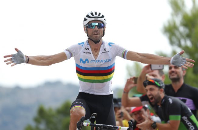 Alejandro Valverde svetta in cima al muro del Mas de la Costa (foto Bettini)