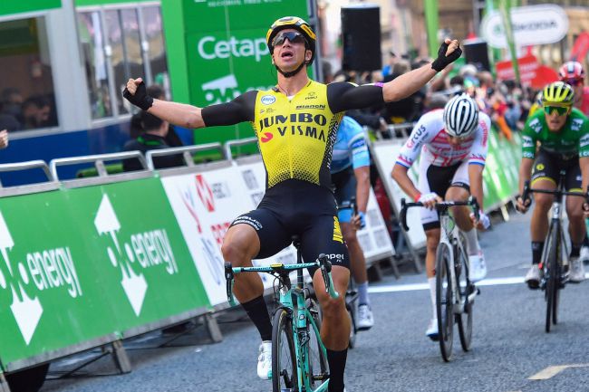 Groenewegen vince anche la terza tappa, ma Matteo Trentin rimane leader del Tour of Britain (foto Bettini)