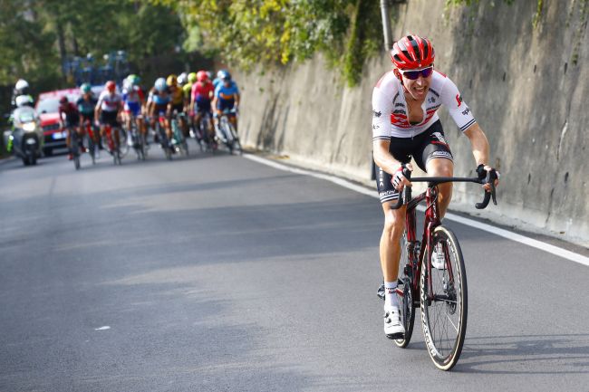 Lattacco di Mollema sulla salita di Civiglio (foto Bettini)