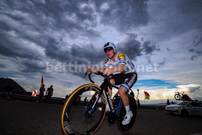 Con il maltempo alle spalle Remco Evenepoel surclassa la concorrenza nella cronometro della Vuelta a San Luis (foto Bettini)