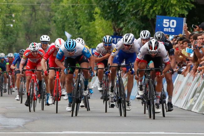 Dopo la stratosferica crono di Evenepoel, nella quarta tappa della Vuelta a San Juan arriva il bis allo sprint di Fernando Gaviria (Getty Images Sport)