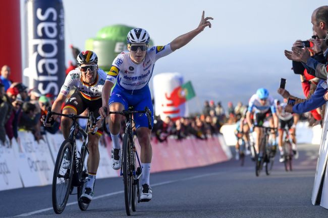 Il fortissimo belga Evenepoel dopo aver dettato legge in Argentina lascia il segno anche sul suolo portoghese (foto Bettini)