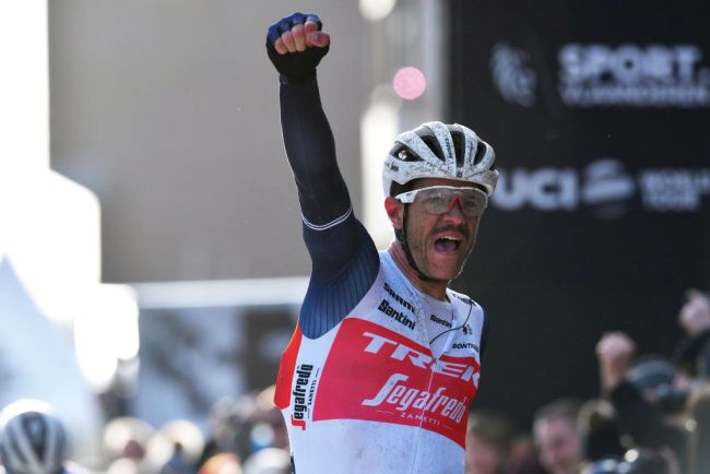 Jasper Stuyven vince ledizione 2020 dellOmloop Het Nieuwsblad (Getty Images)