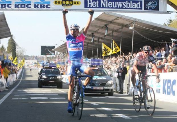 La vittoria di Alessandro Ballan al Giro delle Fiandre 2007 (foto Bettini)