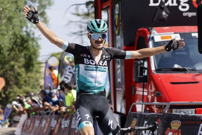 Felix Grossschartner vince la prima tappa della corsa iberica (foto Bettini)