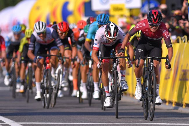 Vanamente contrastato da Ulissi, Carapaz si impone con uno scatto nel finale sul traguardo di Bielsko-Biała (Getty Images Sport)