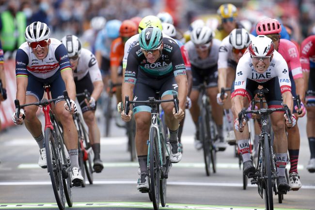 Philipsen vince la volata della prima tappa del BinckBank Tour 2020 (Bettini Photo) Philipsen vince la volata della prima tappa del BinckBank Tour 2020