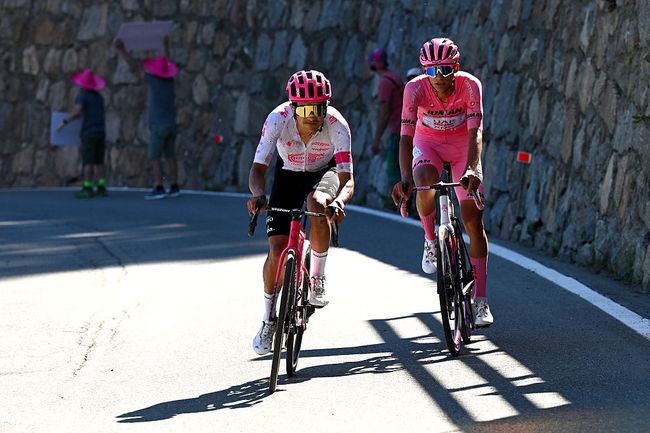 Carapaz attacca Del Toro sulla salita verso Antagnod (foto Tim de Waele/Getty Images)