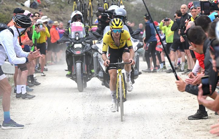Yates allattacco verso il Colle delle Finestre (Getty Images)