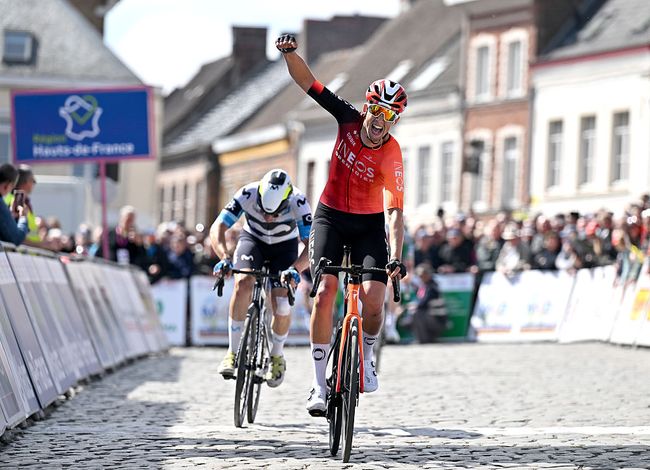 Watson vince la decisiva tappa di Cassel (foto Luc Claessen/Getty Images)