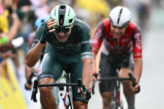 Seconda vittoria italia sulle strade del Tour 2025, sempre ad opera di Jonathan Milan (foto Marco Bertorello / AFP via Getty Images)