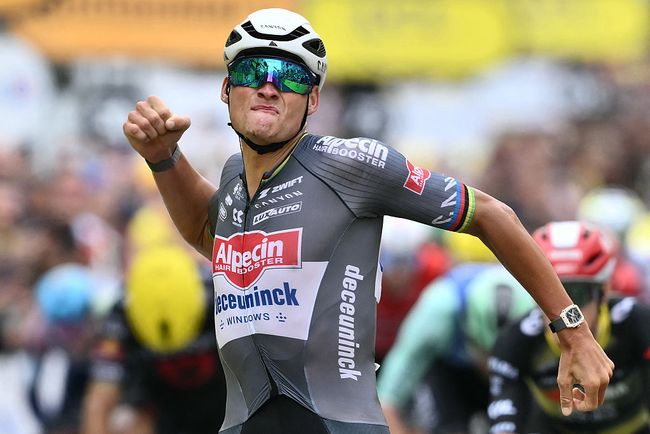 Van der Poel esulta sul traguardo di Boulogne-sur-Mer (Getty Images)