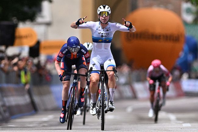 Lorena Wiebes vince a Trento in una volata a ranghi ridotti (Getty Images) 