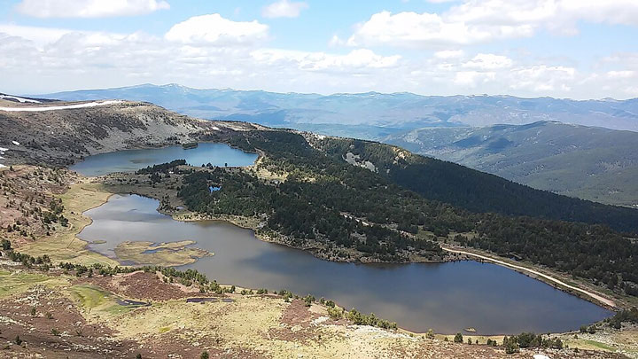 Le Lagunas de Neila, sede darrivo della tappa regina della Vuelta a Burgos (wikipedia)
