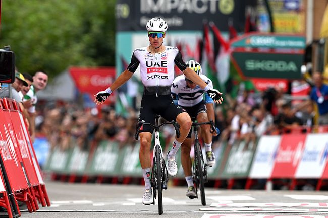 La UAE Team Emirates continua a mietere successi sulle strade della Vuelta 2025 (foto Dario Belingheri/Getty Images)