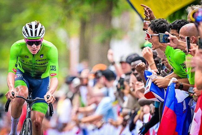 Pogacar vola verso il suo secondo titolo mondiale (foto Dirk Waem/Belga Mag/AFP via Getty Images)