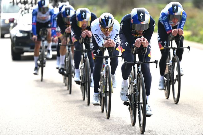La Red Bull sforna una prestazione da Formula 1 nella cronosquadre della Challenge Ciclista a Mallorca (foto Tim de Waele/Getty Images)